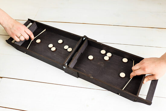 Līgo dāvanu komplekts nr.1 galda hokejs + kaste ar Tavu tekstu