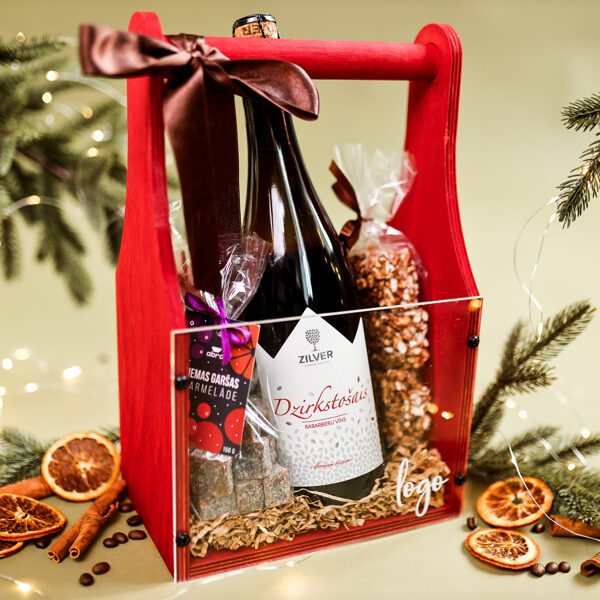 Ziemassvētku dāvanu kaste ar stikla vāku