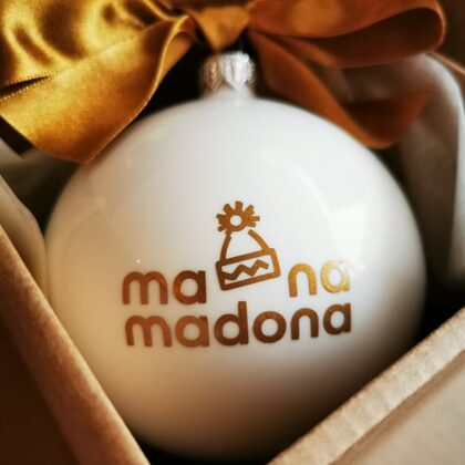 Eglīšu stikla bumbiņa ar uzrakstu