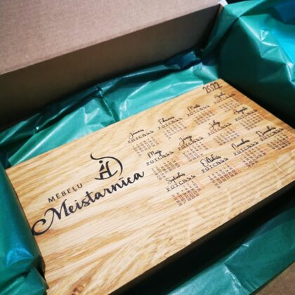 koka galda kalendārs