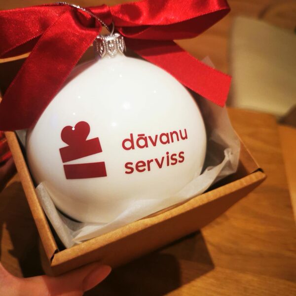 Egles stikla bumba ar logo