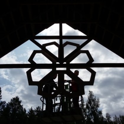 lielformāta dekorācija no koka